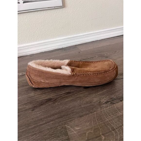 UGG Men's Ascot Slipper size 11(3E width ) - Picture 9 of 10